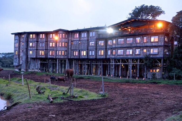 4 Days Aberdares Samburu Luxury Safari | African Breeze Tours